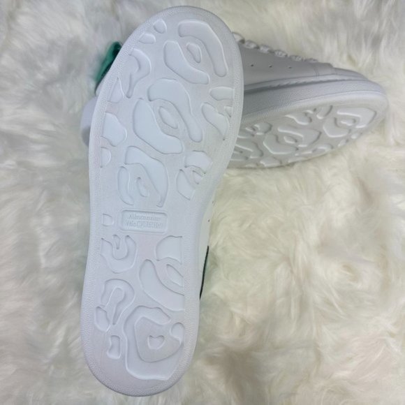 Alexander McQueen Oversize Sneaker in White/Emerald - Picture 7 of 7